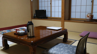 和室 8畳 バストイレ付