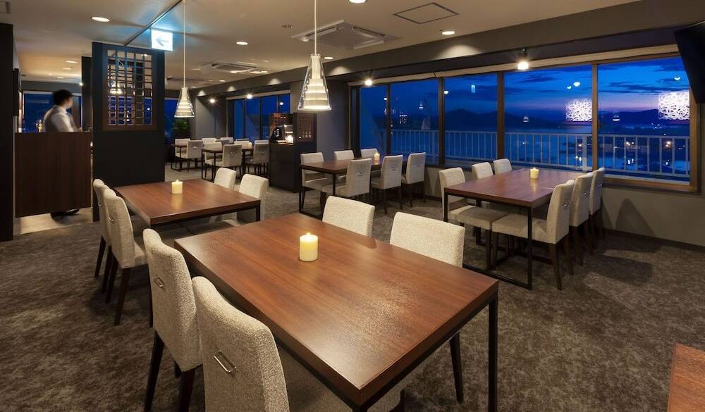 ラウンジ クリスタル / 1