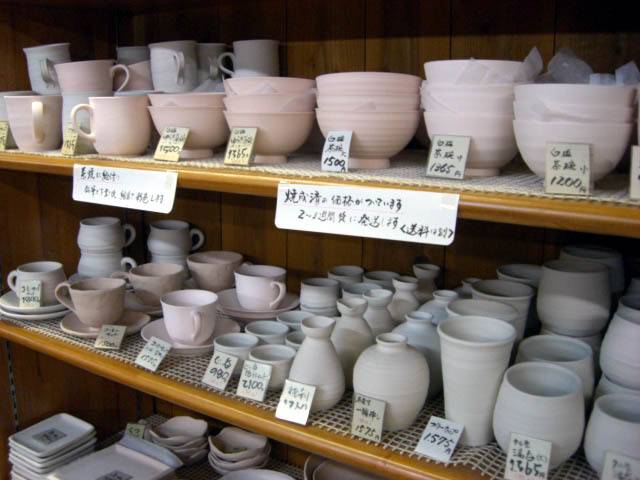 ワクワク！
陶芸体験に挑戦 / 2