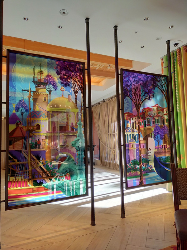 1階は開放的な雰囲気で、バリューホテルでも安普請な感じはあり