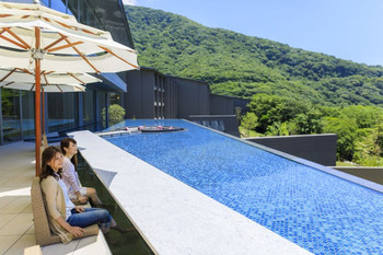 Enjoy the spectacular views and onsen. Relax and unwind at a hotel or ryokan in Hakone3956012