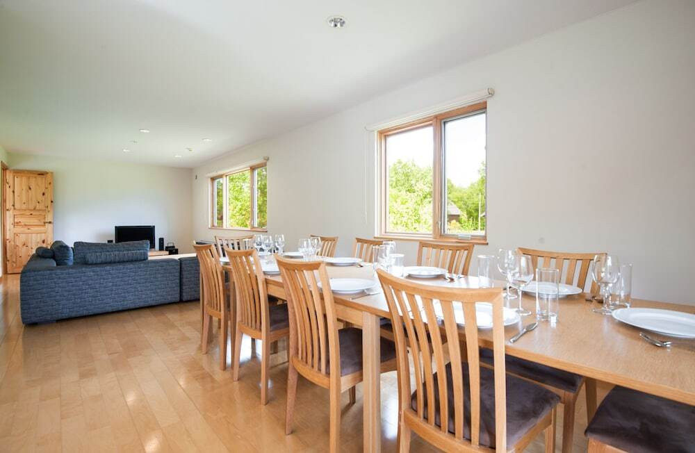 客室内のダイニングエリア