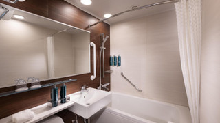 ゲストルーム クイーンベッド 1 台