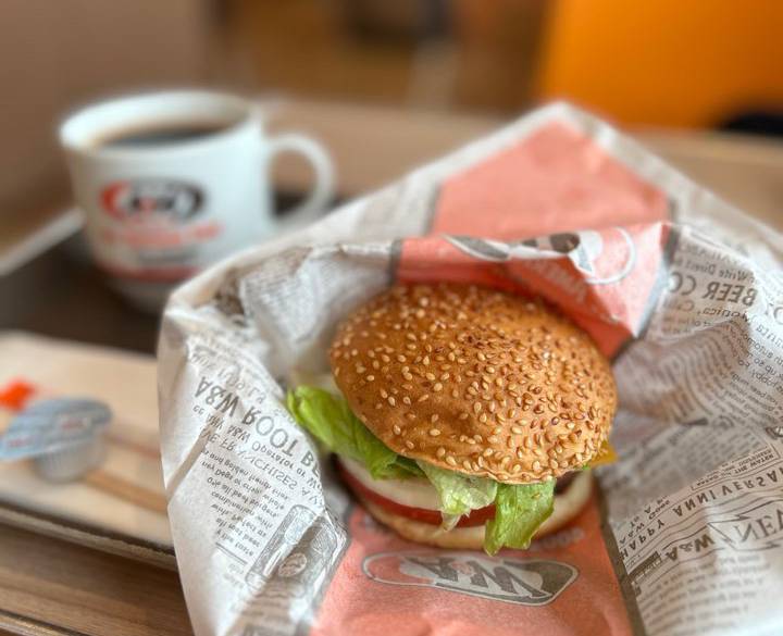 那覇空港に到着
レンタカーでホテルへ / 5