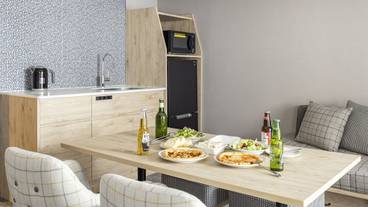 客室内のダイニングエリア / 20