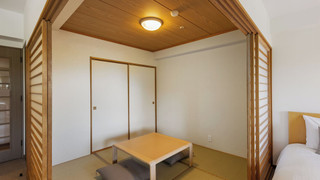 和洋室スタジオスイート（シングルベッド2台）