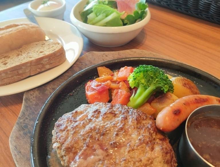 空港内のレストラン料理 / 4