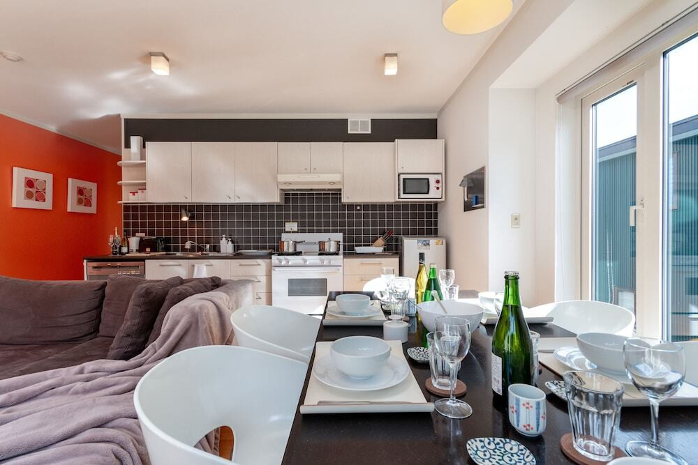 客室内のダイニングエリア