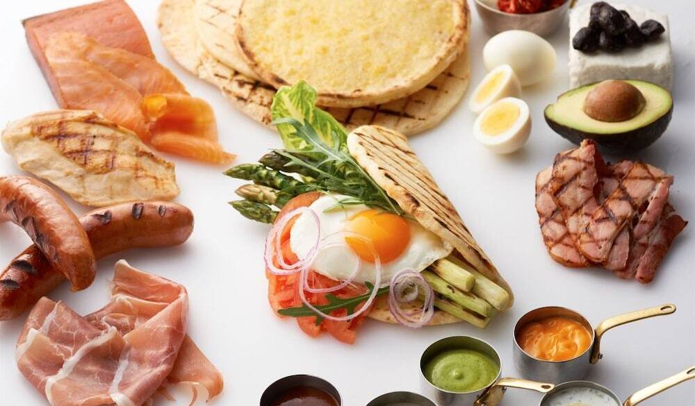 バラエティ豊かで
豪華な朝食を満喫 / 1