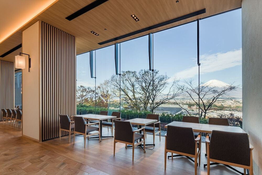 アウトレットモールの敷地内！併設の温浴施設で自家源泉に癒されるホテル3568068