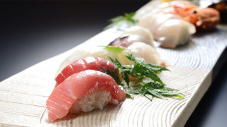 2階 木漏れ日の間 (寿司) 客室露天風呂付＋個室お食事処