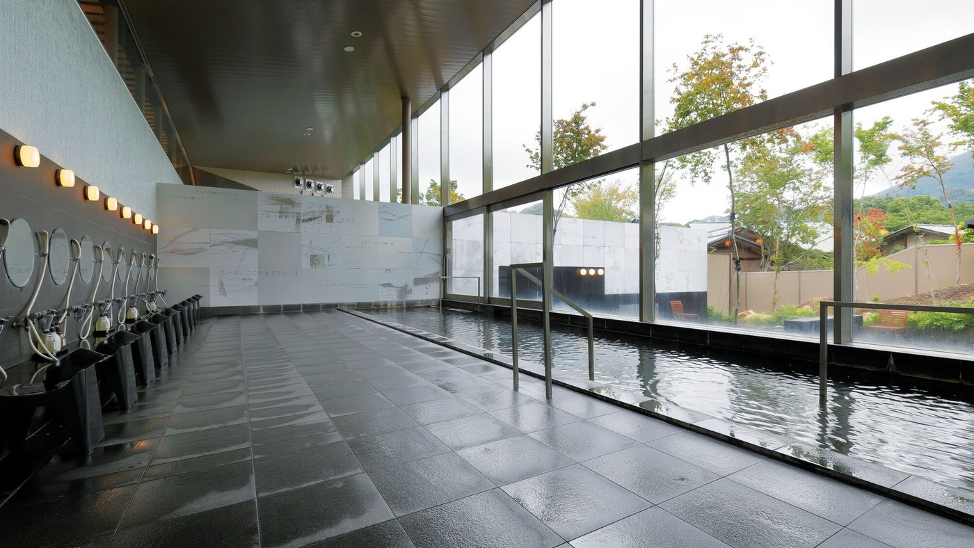 約800年の歴史を誇る川棚温泉の湯を堪能4254745