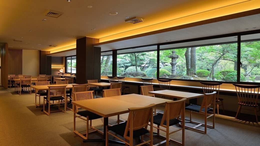 和食にステーキも！
自分好みの夕食を / 2