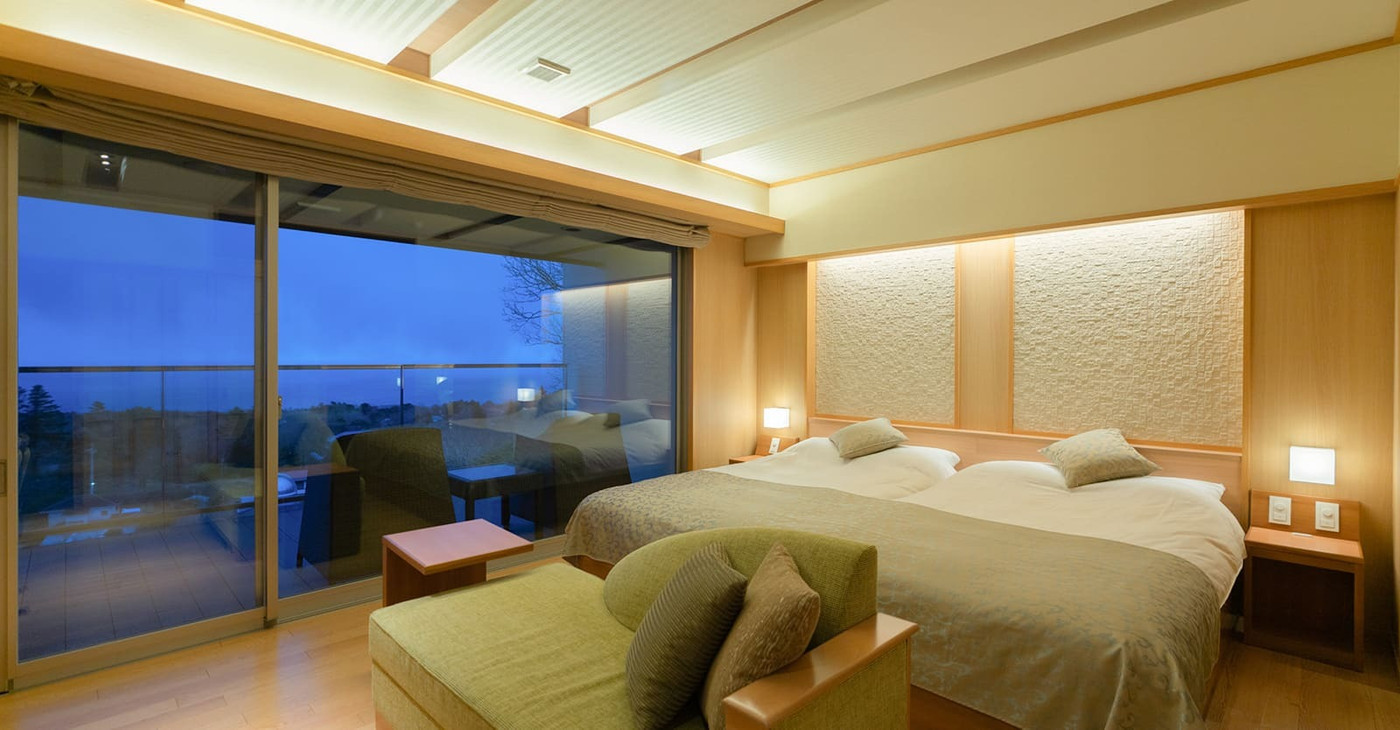 伊豆高原の高台に佇む、モダンクラシックな大人の贅沢宿4025695