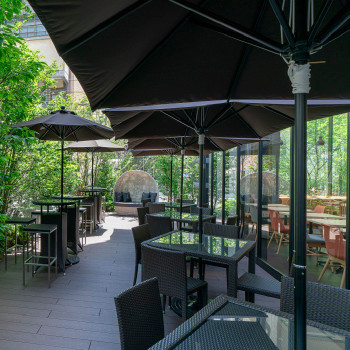 テラス席でおしゃべりはいかが4279454