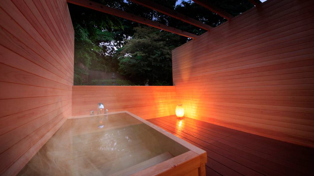 お部屋でのんびり
夜更かしを楽しんで / 1