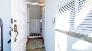 施設の入り口 / 3