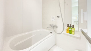 デラックス ダブルルーム (1 名様利用) ダブルベッド 1 台 喫煙可 浴槽