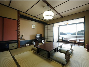 舘山寺スマートICより車で約3分4254142