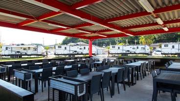 屋外ダイニングエリア / 8