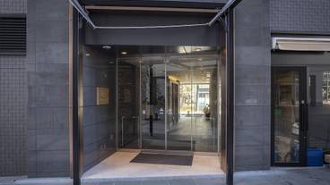 施設の入り口 / 33