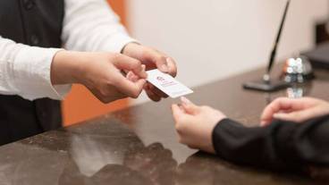 チェックイン / チェックアウト キオスク / 2