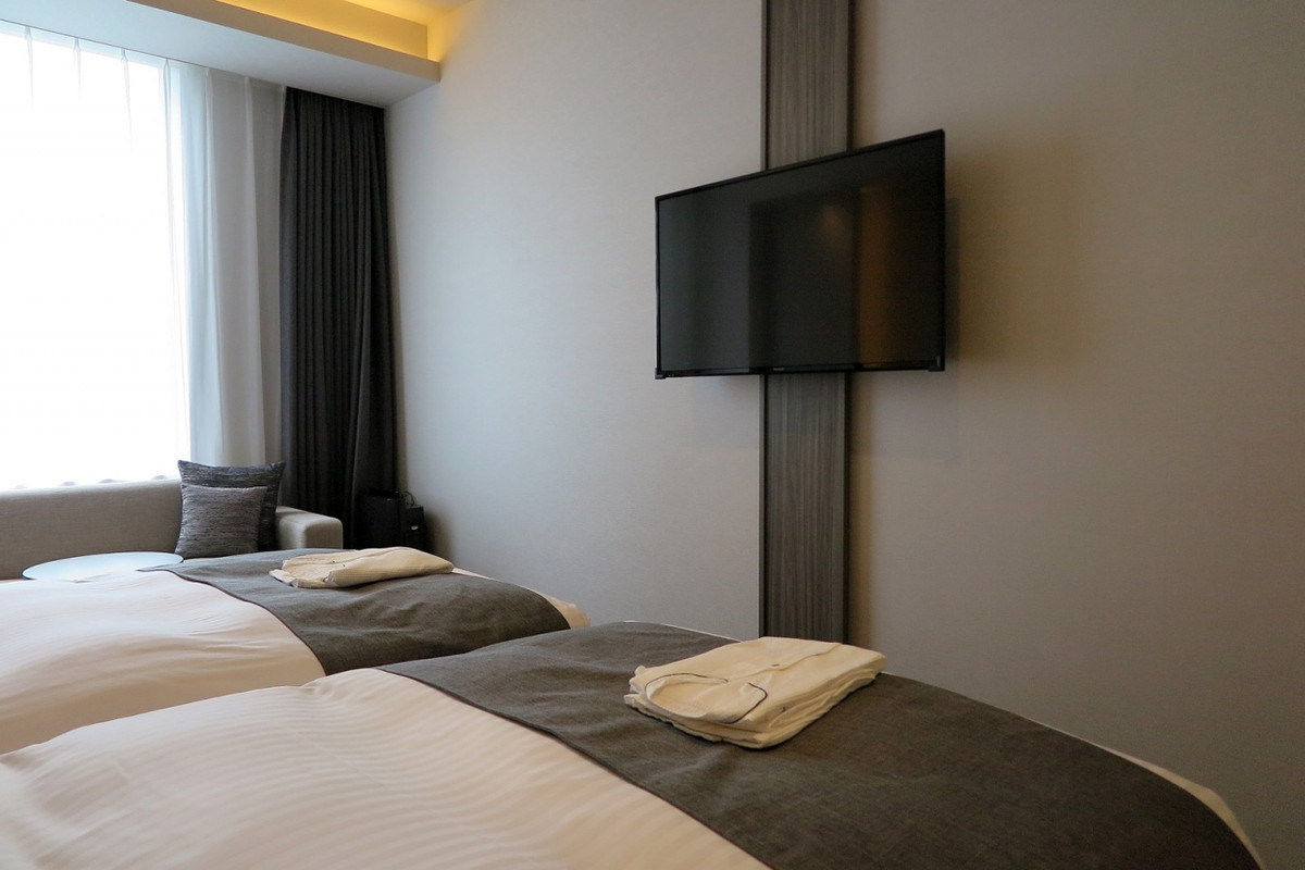 テレビは43型4K、大画面でYouTubeを楽しめました