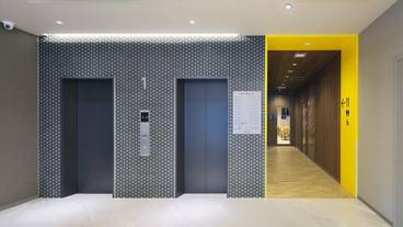 内部エントランス / 2