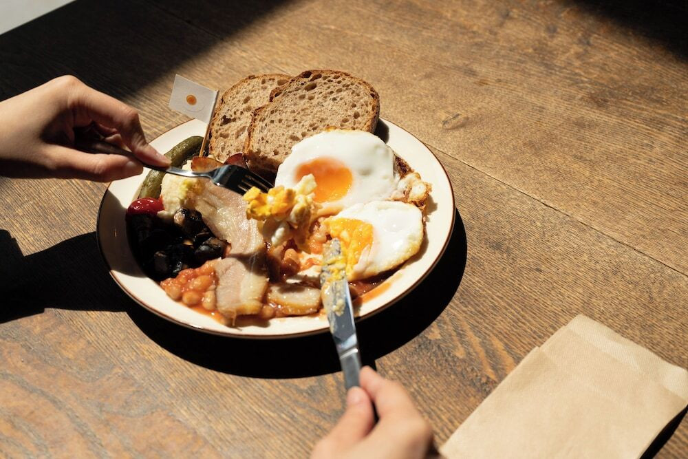 「ハルヤ」料理 1041940 たこめしと味噌汁です。