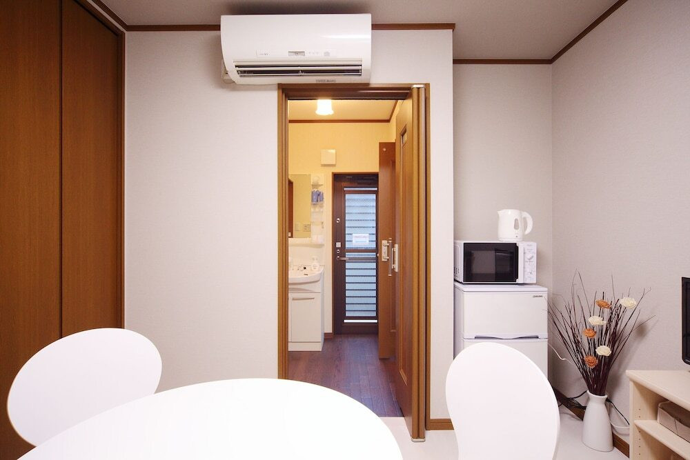 客室内のダイニングエリア