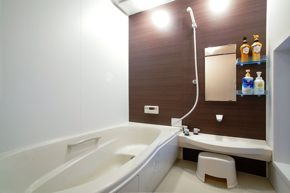 バスルームのシャワー