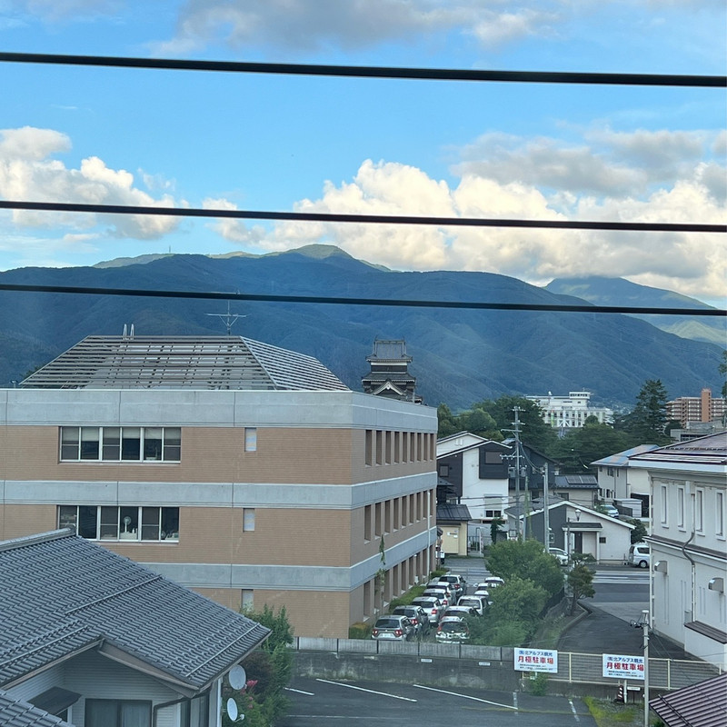 部屋から松本城が見えました