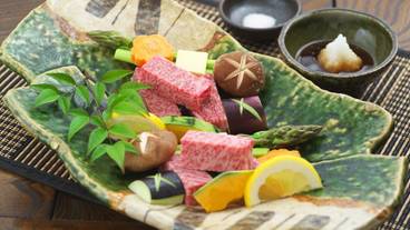 食事・飲み物 / 3