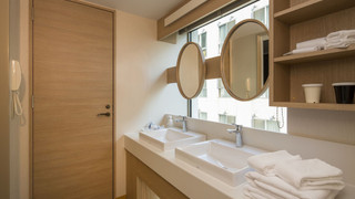 デラックス ツインルーム 禁煙 (37㎡)(2-4名部屋、大人3-4名の場合ベッド追加)