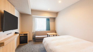 ［リニューアル］デラックス + ソファダブルルーム 禁煙 (160cm Bed、2 名利用時はソファとして、 3 名利用時のみソファベッド利用可能)