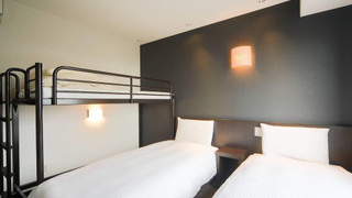 スタンダードルーム シングルベッド2台 + ロフトベッド1台 禁煙