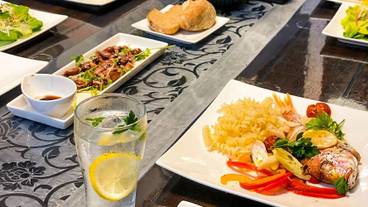 食事・飲み物 / 3