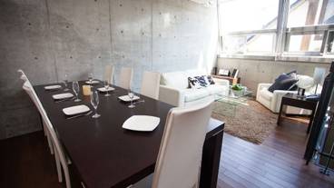 客室内のダイニングエリア / 15