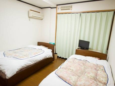 駅前山小屋 A-yard / 1