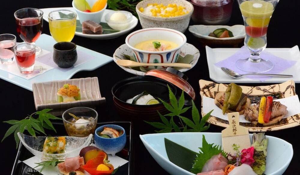 展望レストランで
ちょっと早めに夕食を / 1