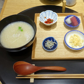 「おだし東京 エキュート品川サウス店」 料理 72468849 博多一番どりの朝粥（580円）