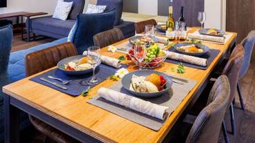 客室内のダイニングエリア / 9