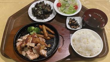 食事・飲み物 / 3