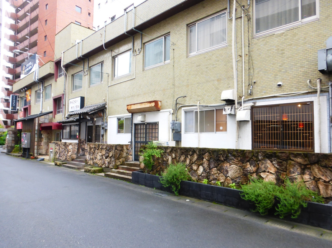 当初は不安を感じたホテルの外観。