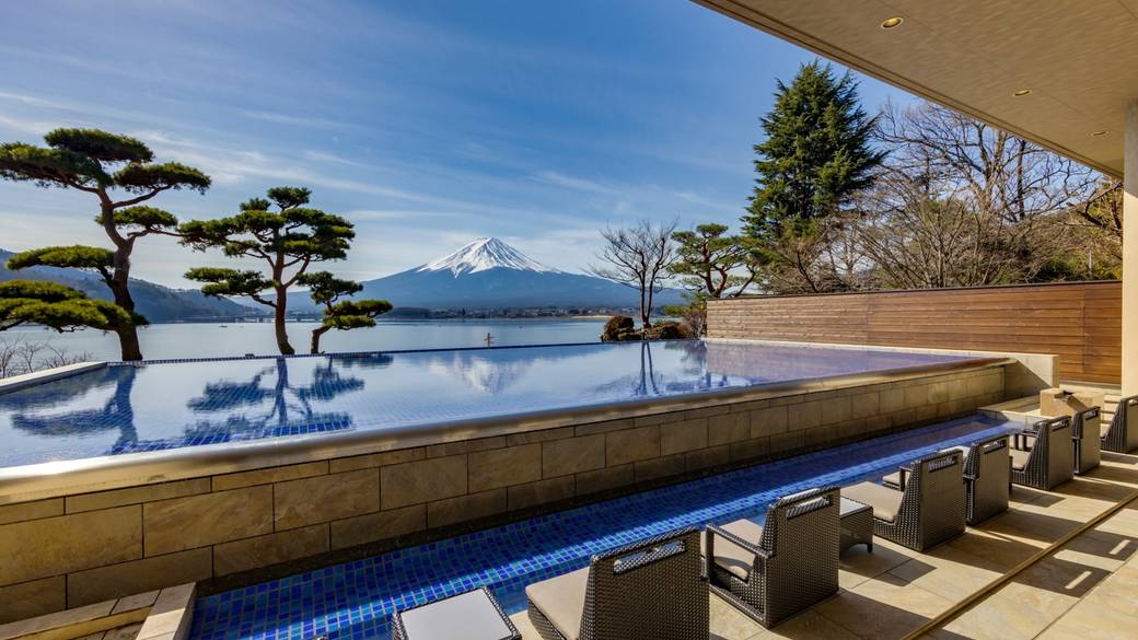 富士山眺望足湯テラス / 1