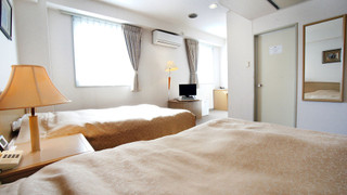 ツインルーム A, 喫煙