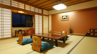 和室（10畳確約・バストイレ付）