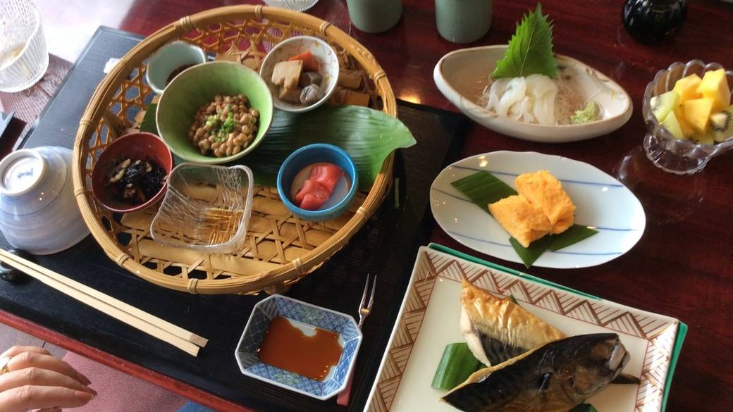 館山産の素材を使った
フレッシュな朝食 / 3
