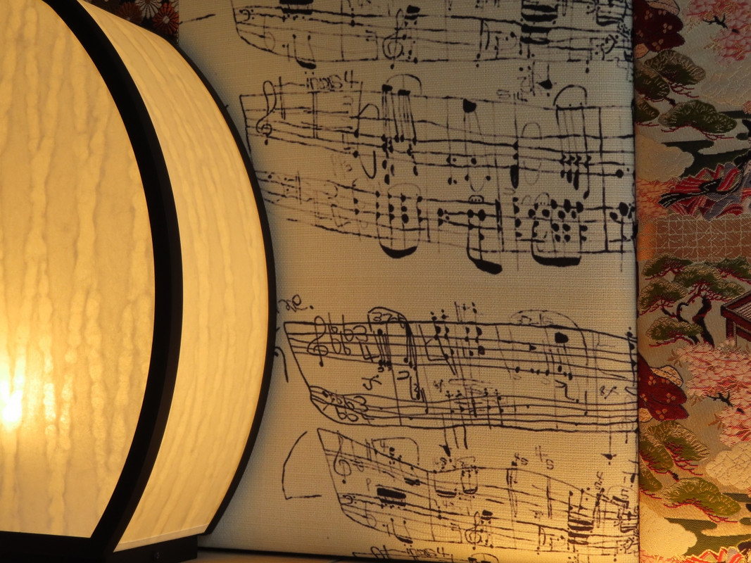 部屋の内装がバッハを意識したものでした