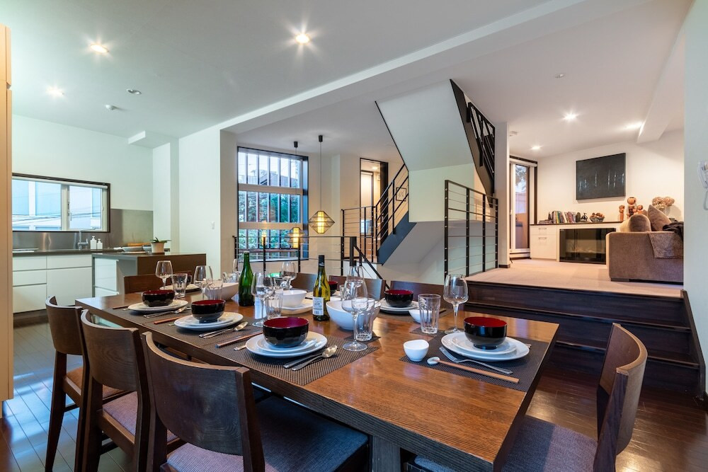 客室内のダイニングエリア